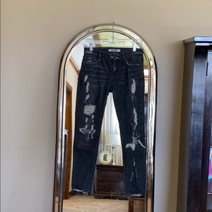 Baldwin distresses skinny jeans